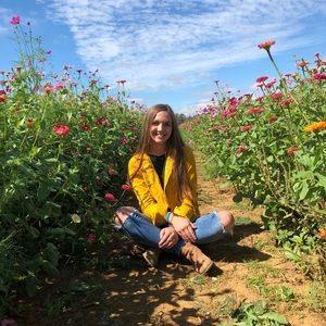 Meet your Posher, Ella